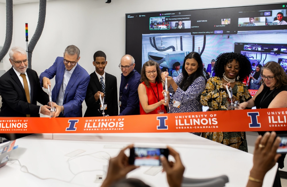 The ribbon cutting ceremony for the Molecule Maker Lab.